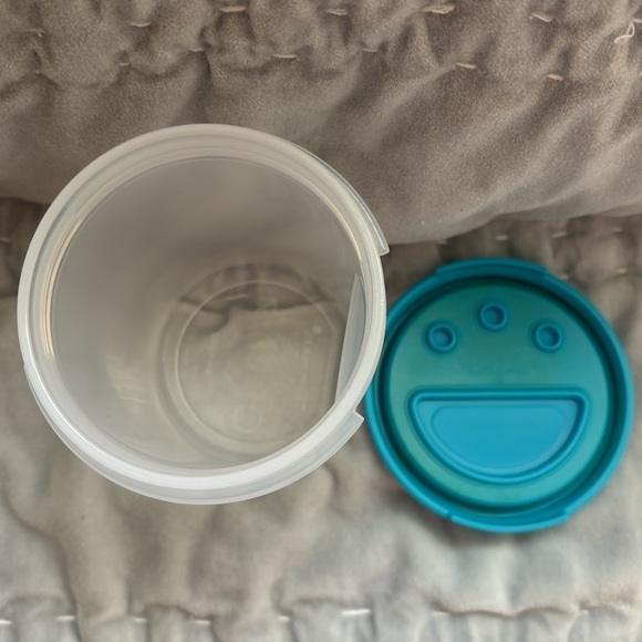 Tupperware Round Modular Mate with shaker/pour lid Seal and store 440ml - Picture 4 of 5